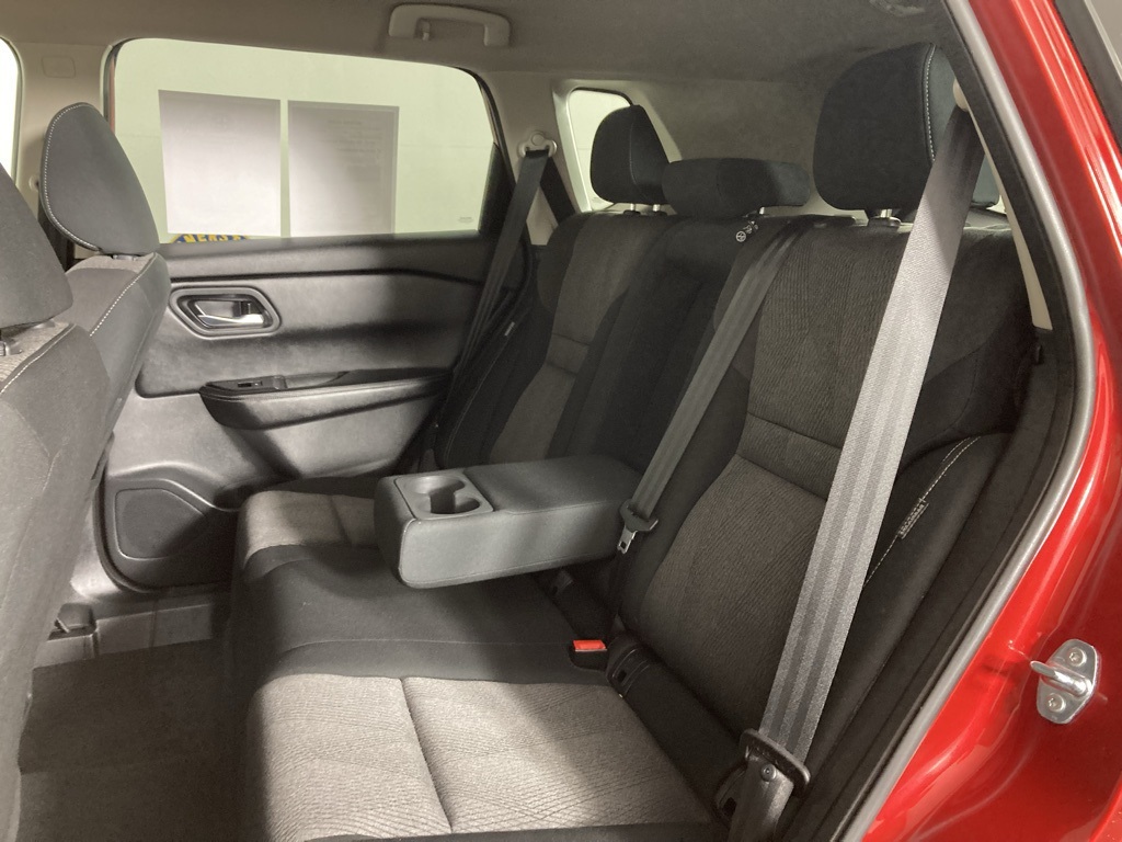 2024 Nissan Rogue SV photo 7
