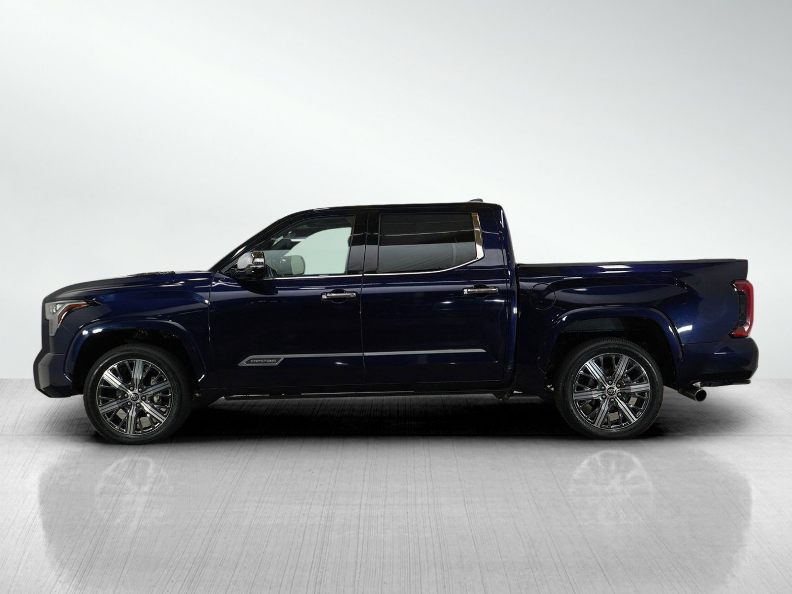 Used 2022 Toyota Tundra Capstone with VIN 5TFVC5DBXNX005324 for sale in Bloomington, Minnesota