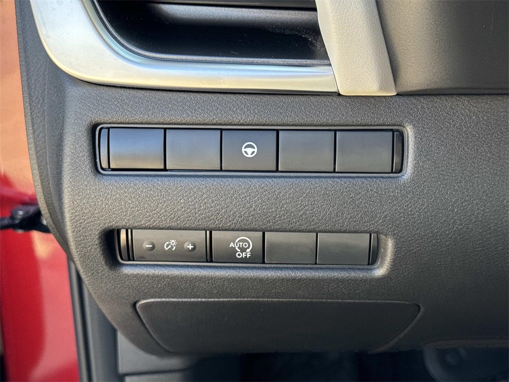 2023 Nissan Rogue SV photo 15