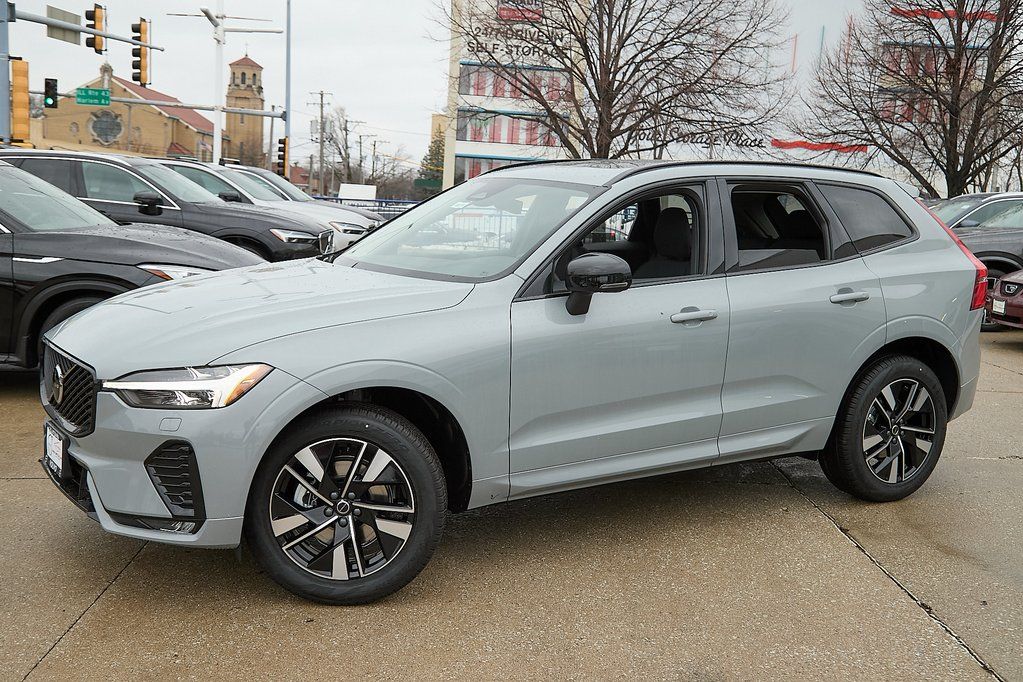 2026 VOLVO XC60 - Image 2