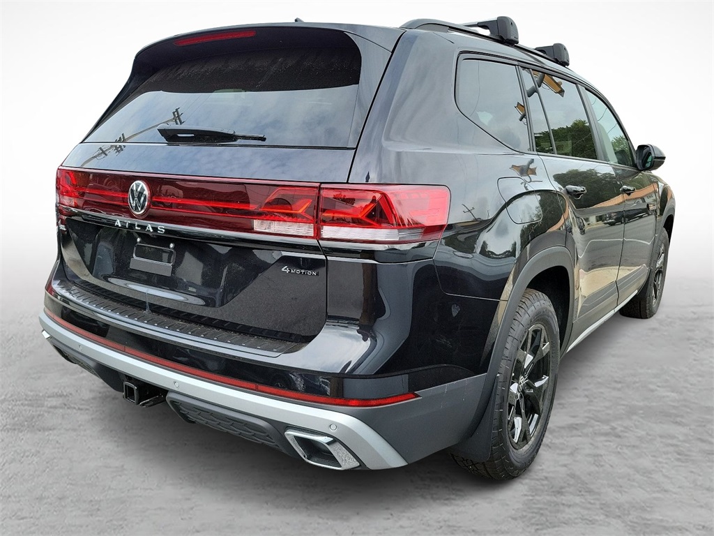 2024 Volkswagen Atlas Peak Edition SEL photo 2