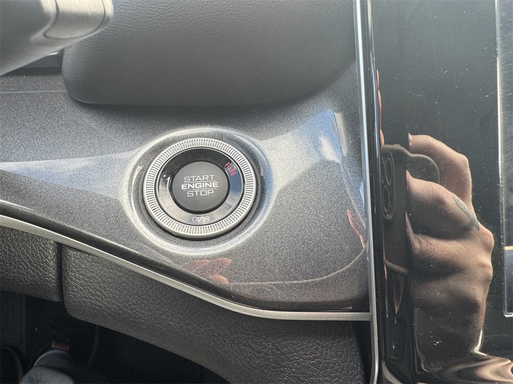 2021 Jeep Grand Cherokee Laredo photo 25