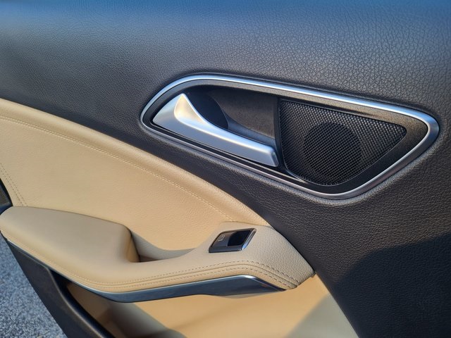 2018 Mercedes Benz CLA 250 photo 17