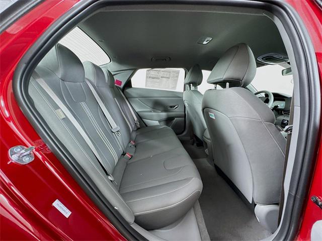 2025 Hyundai Elantra SEL Sport photo 30