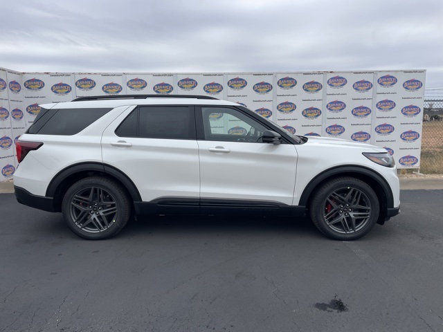 2026 Ford Explorer ST's photo