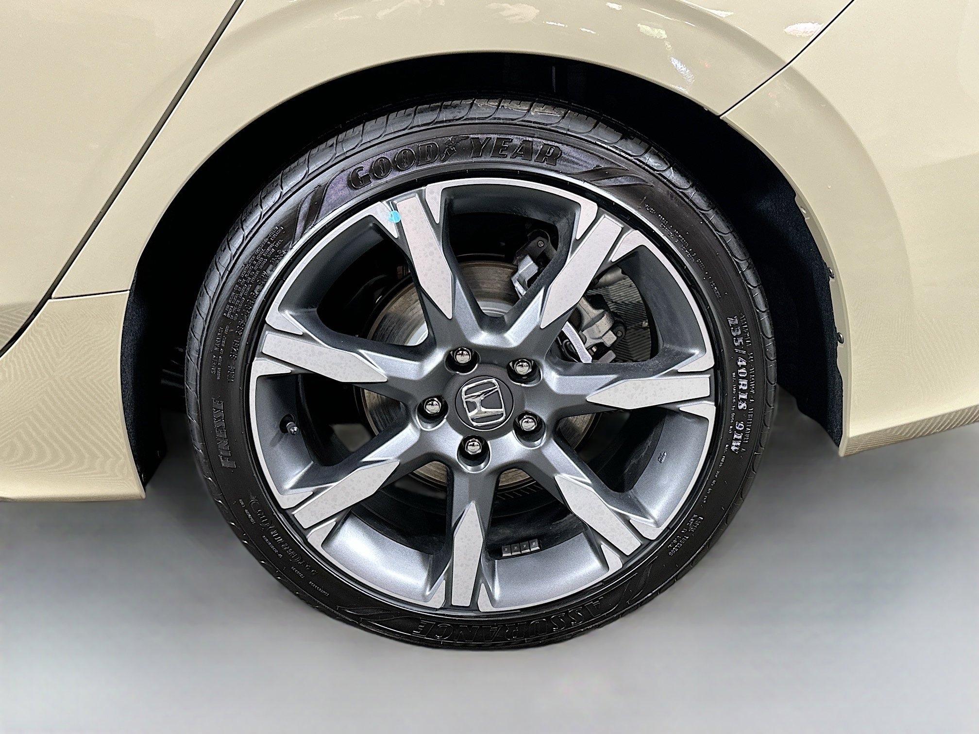 2026 Honda Civic Hatchback Touring Hybrid photo 32
