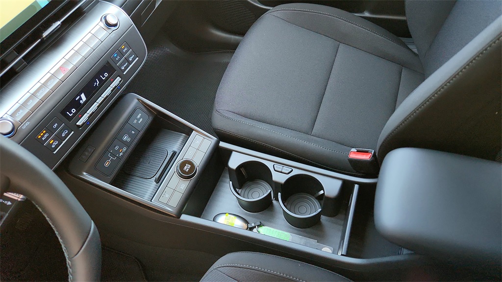 2026 Hyundai Kona SEL photo 35
