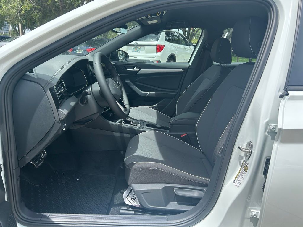 2025 Volkswagen Jetta 1.5T Sport photo 8