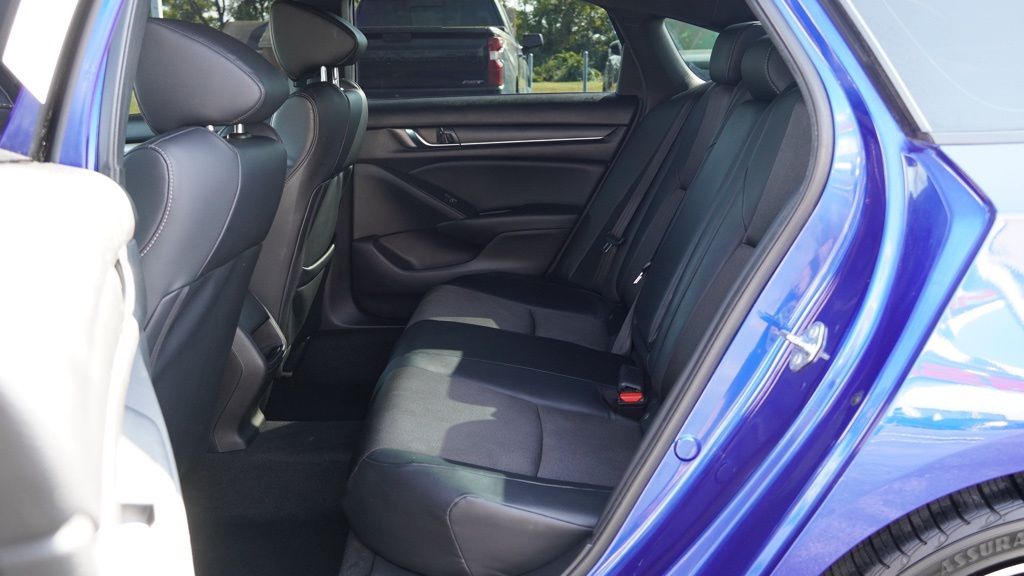 2018 Honda Accord Sport photo 13