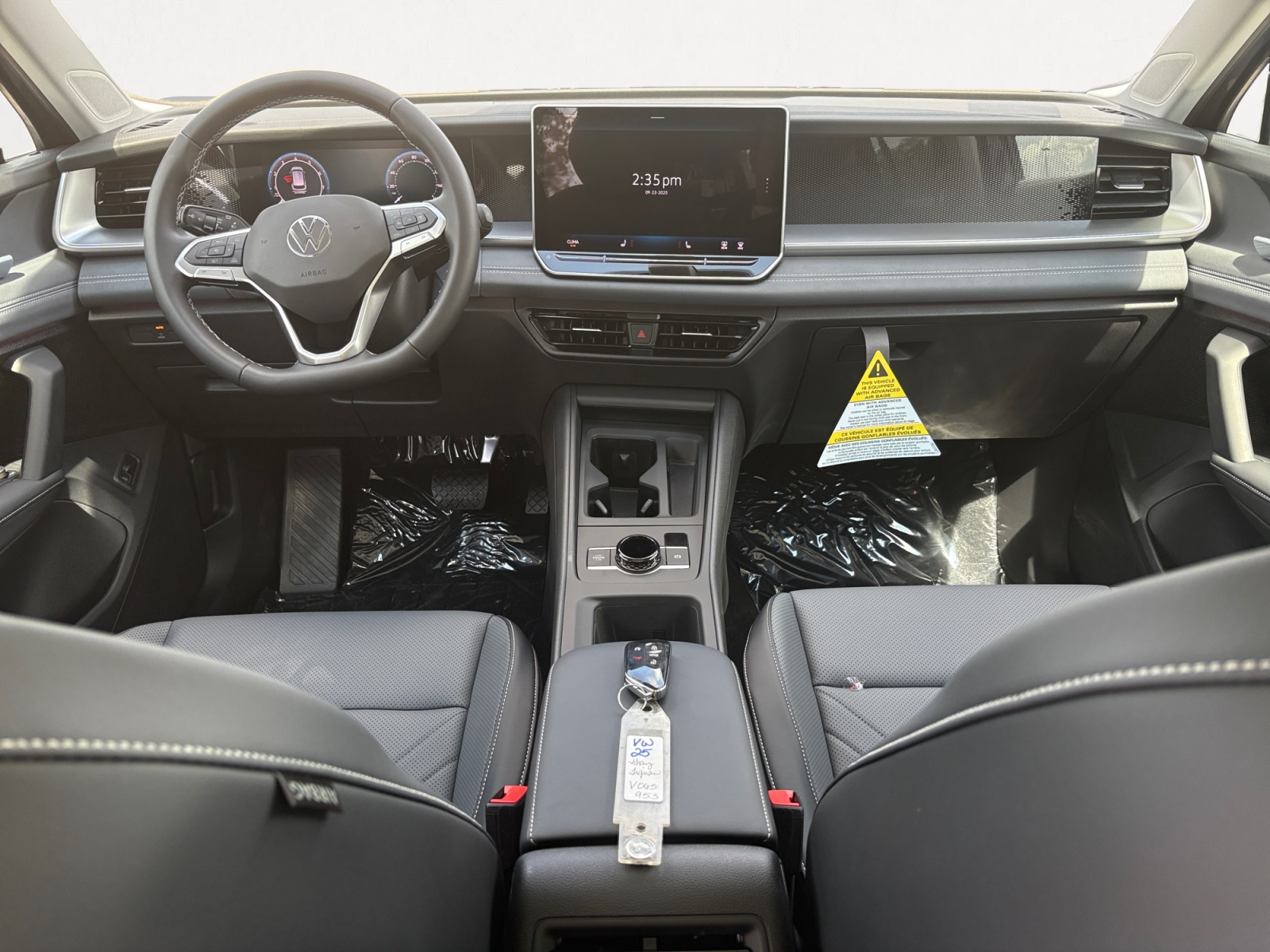 2025 Volkswagen Tiguan SE photo 12