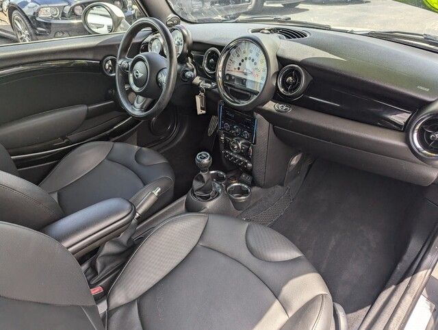 2013 Mini Cooper Convertible S photo 26