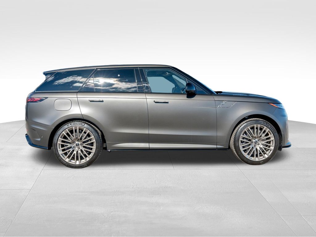 2025 Land Rover Range Rover Sport photo 8