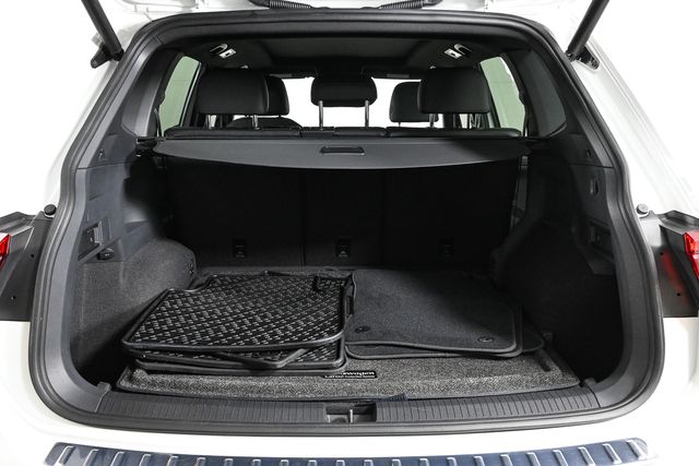 2019 Volkswagen Tiguan SEL Premium R-Line photo 29