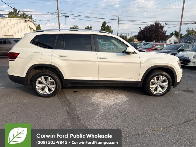 2019 Volkswagen Atlas SE photo 2