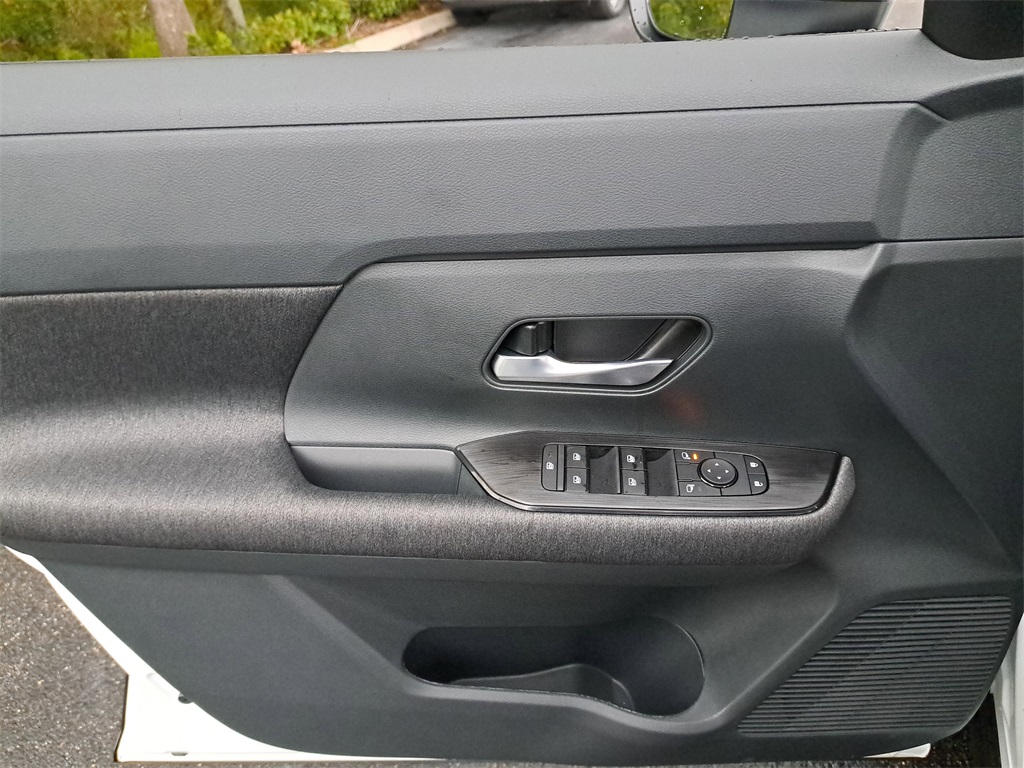 2026 Nissan Kicks SV photo 20