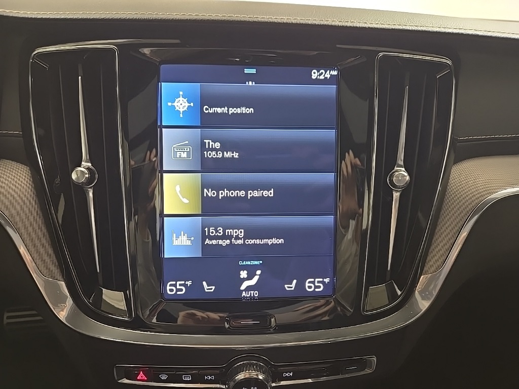 2022 Volvo S60 Recharge T8 Black Edition R-Design photo 16