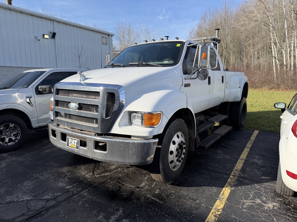 2004 Ford F-650's photo
