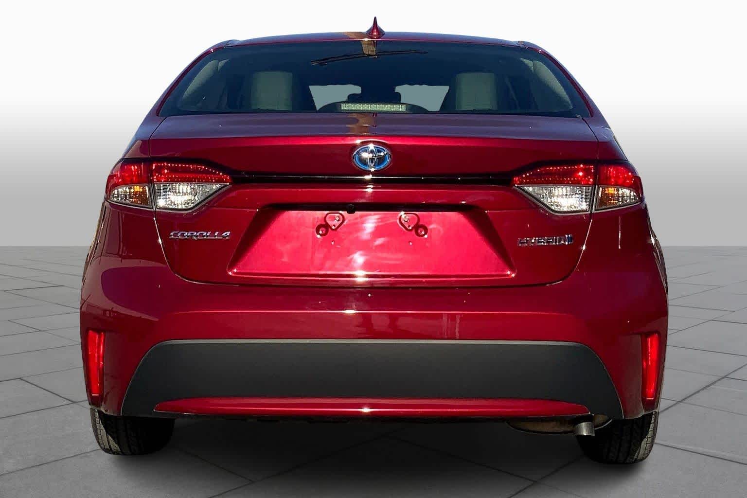 2022 Toyota Corolla Hybrid LE photo 4