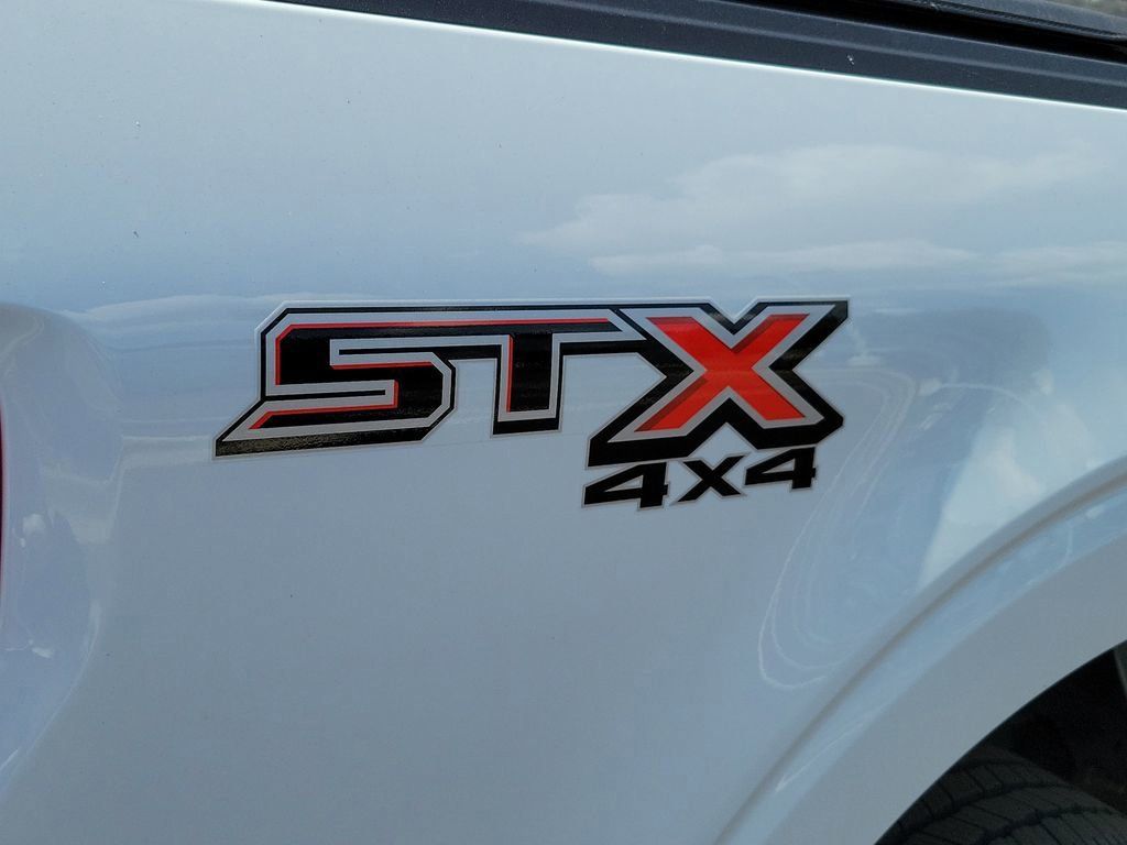 2022 Ford F-150 XL photo 6