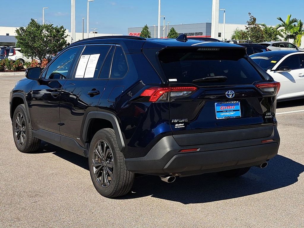 2022 Toyota RAV4 Hybrid XLE Premium photo 7