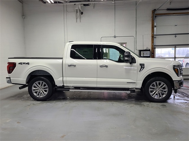 2025 Ford F-150 Lariat photo 3