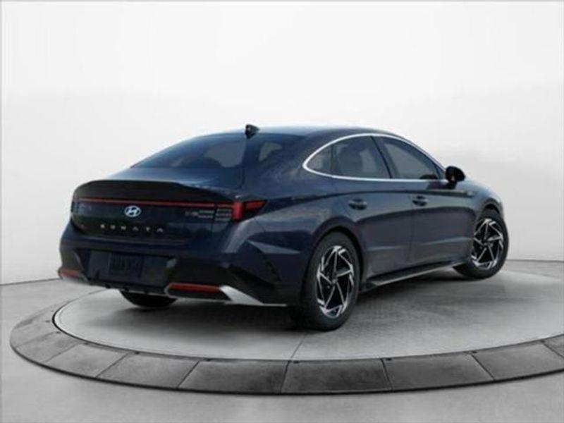 2026 Hyundai Sonata SEL Sport photo 4