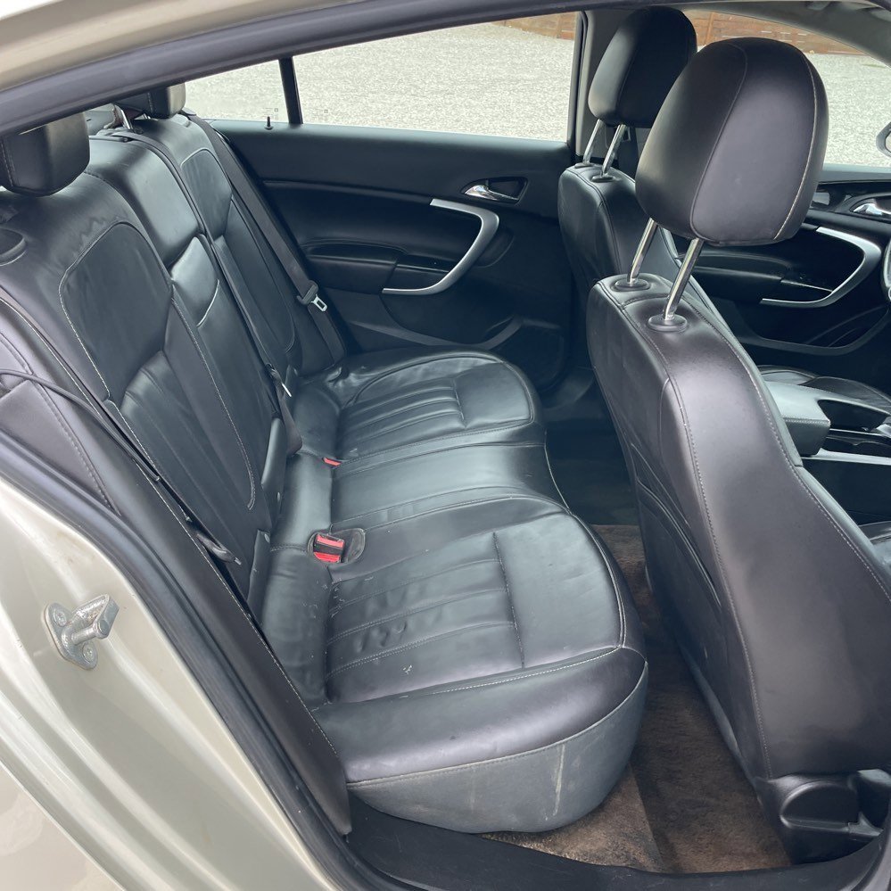 2013 Buick Regal Premium I photo 13