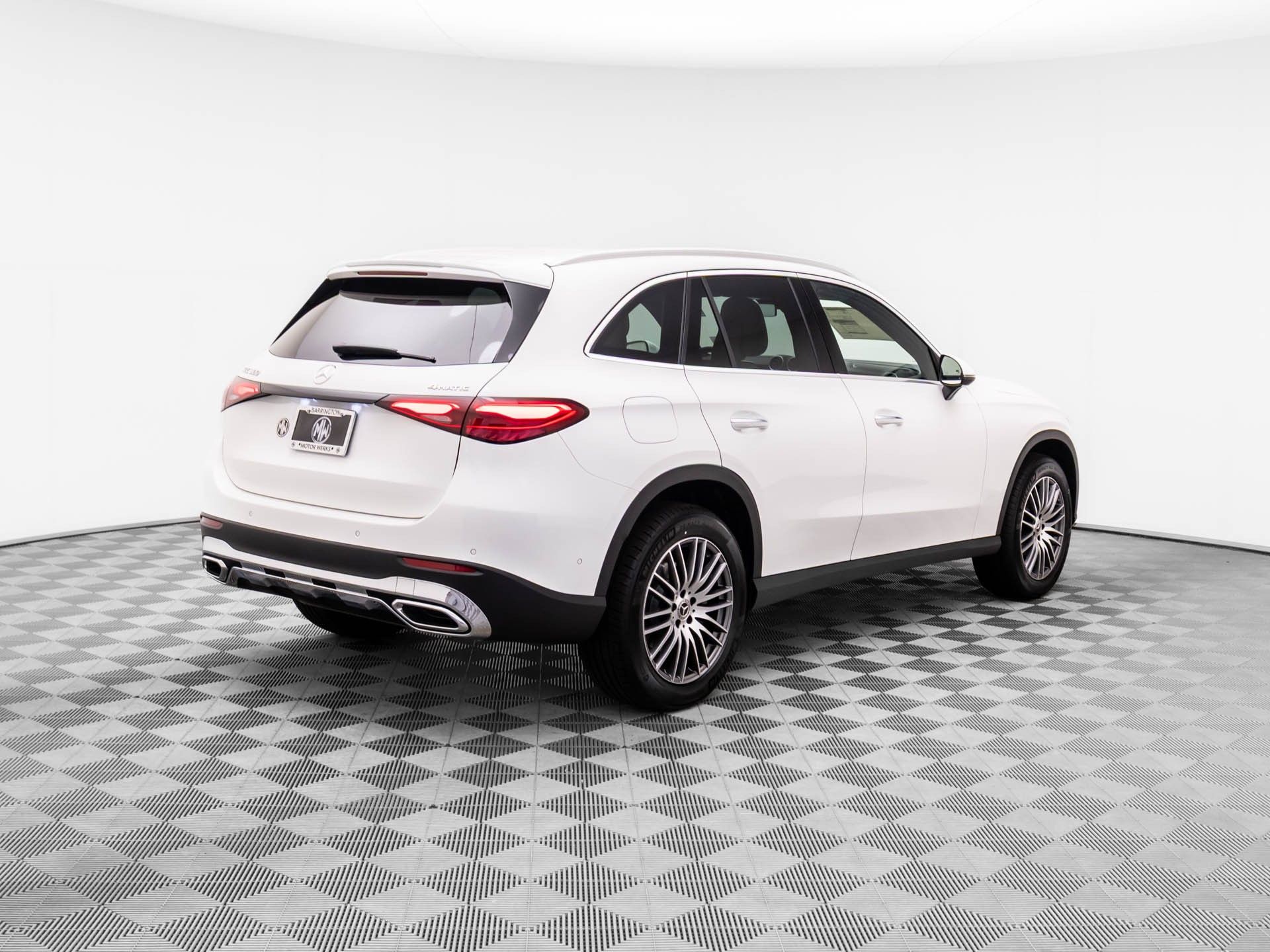 2026 Mercedes Benz GLC 300 4MATIC photo 4