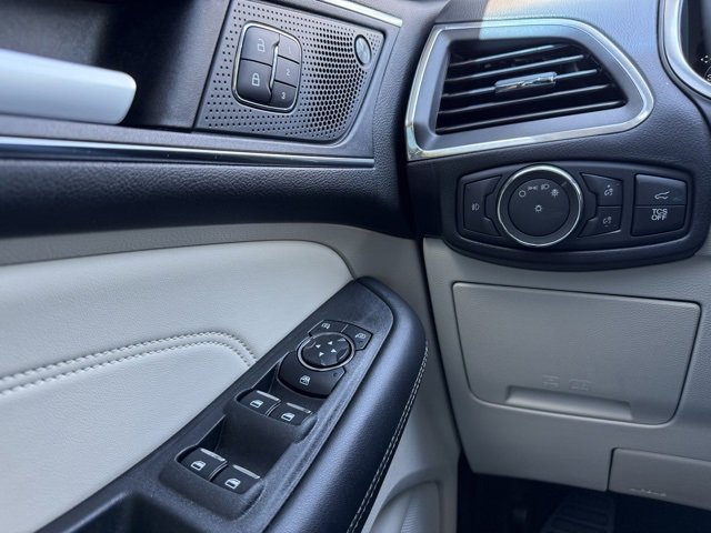 2021 Ford Edge Titanium photo 20