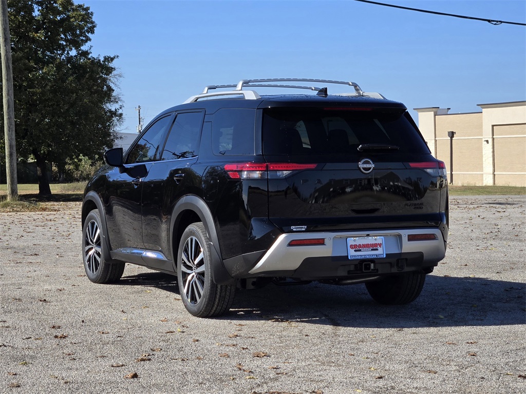 2025 Nissan Pathfinder Platinum photo 4