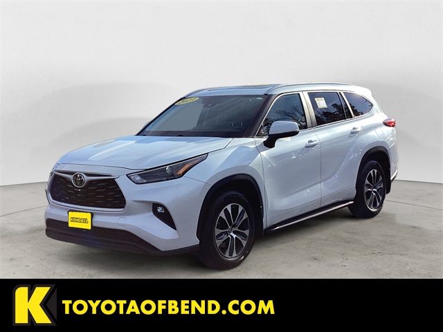 2023 Toyota Highlander XLE's photo