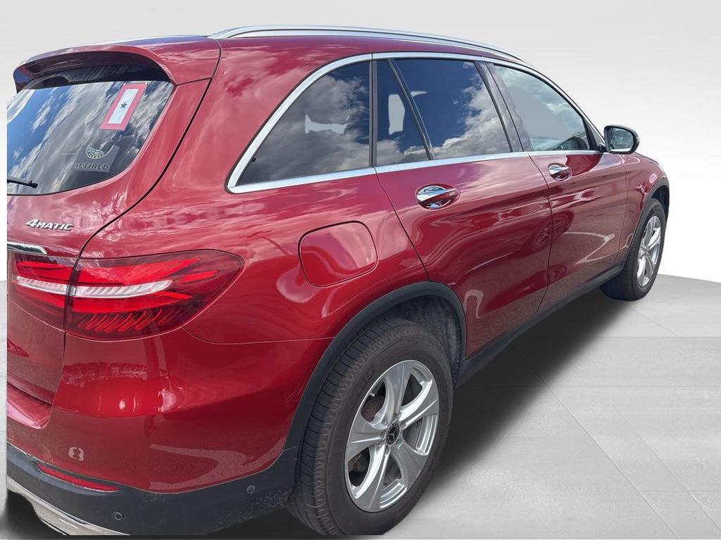 2018 Mercedes Benz GLC 300 4MATIC photo 13