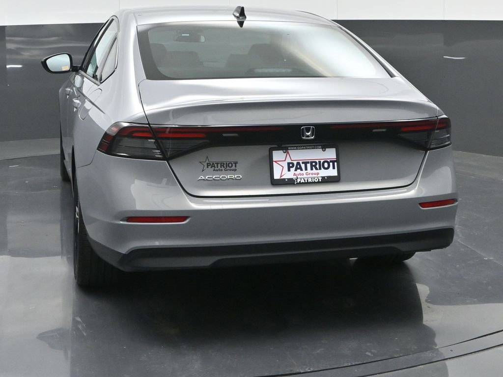2025 Honda Accord 1.5T SE photo 2