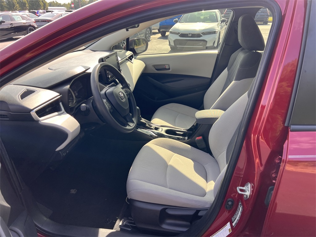 2022 Toyota Corolla LE photo 16