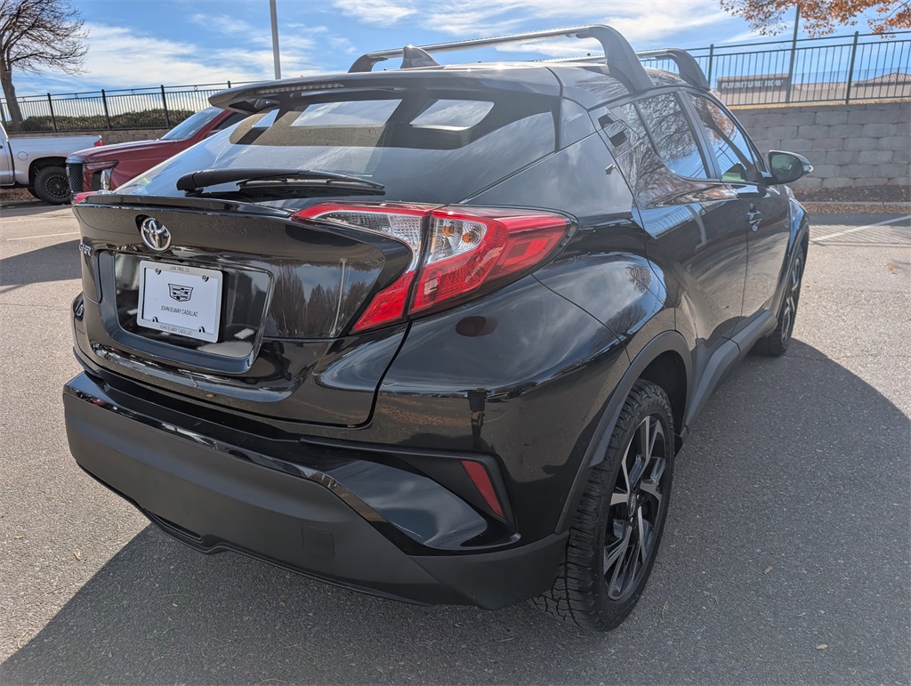 2020 Toyota C-HR XLE photo 2