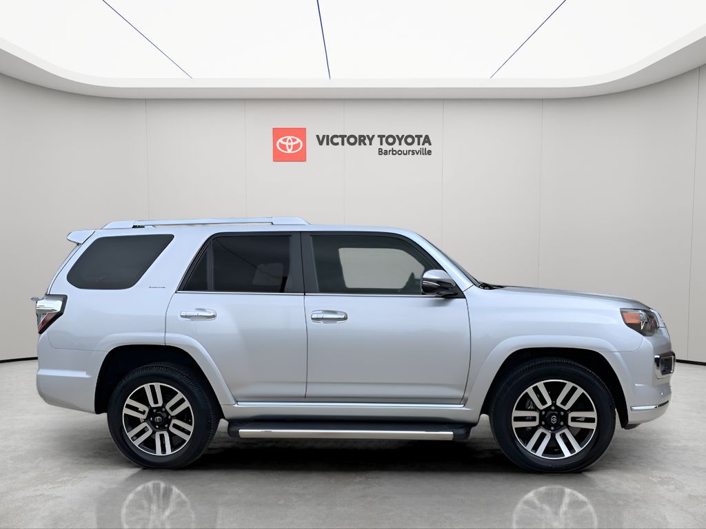 2022 Toyota 4Runner Limited photo 2