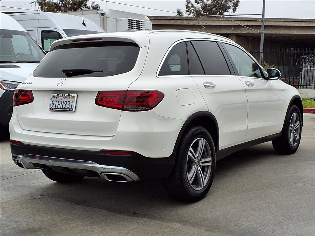 2022 Mercedes Benz GLC 300 photo 2