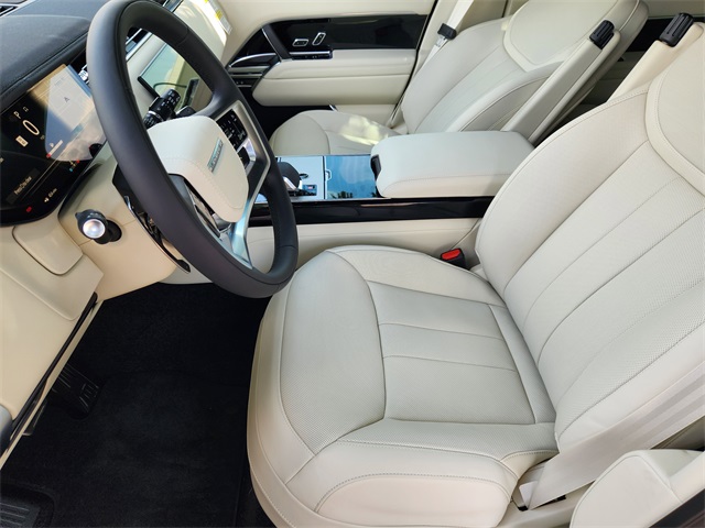 2025 Land Rover Range Rover SE photo 8
