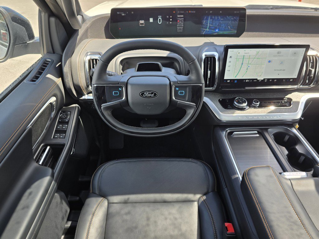 2025 Ford Expedition photo 24