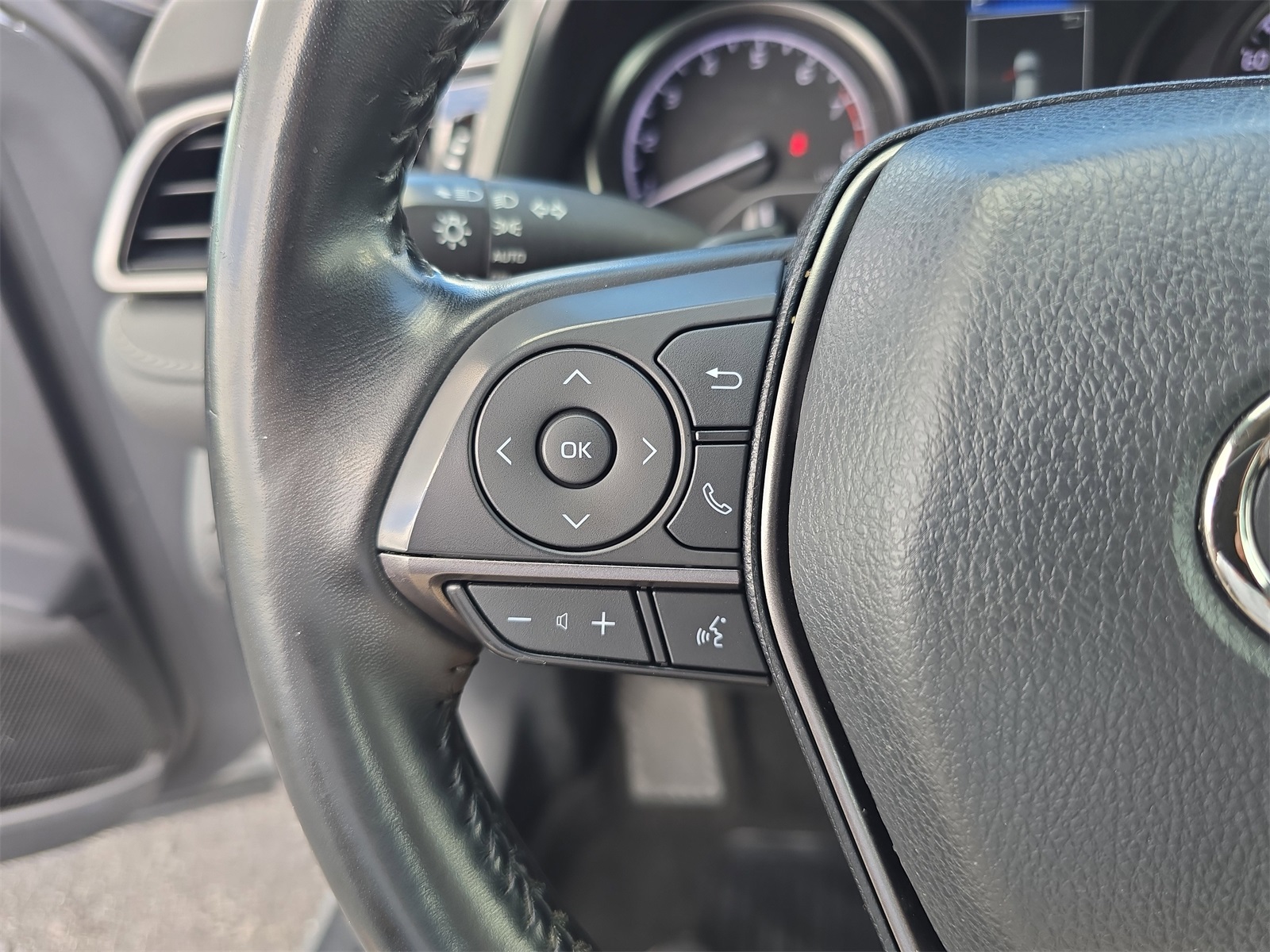 2023 Toyota Camry SE photo 22