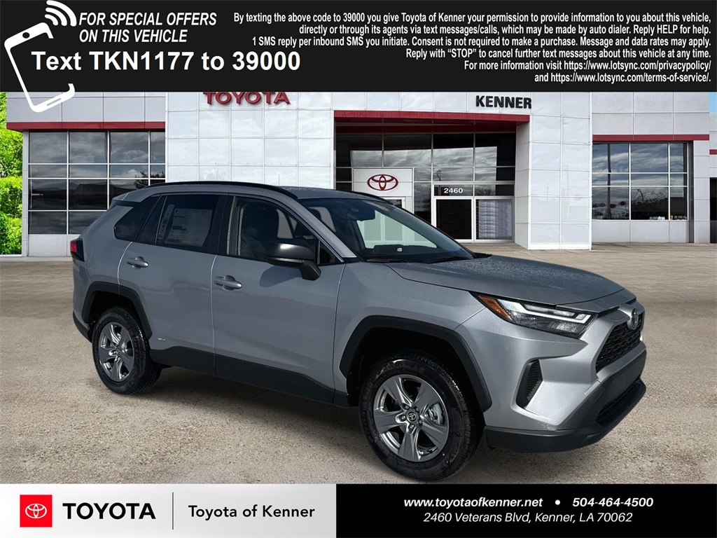 2025 Toyota RAV4 LE's photo