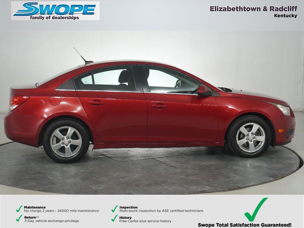 2013 Chevrolet Cruze photo 2