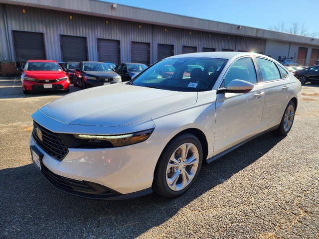 2025 Honda Accord LX's photo