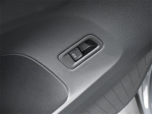 2025 Volkswagen Atlas Peak Edition SE photo 16