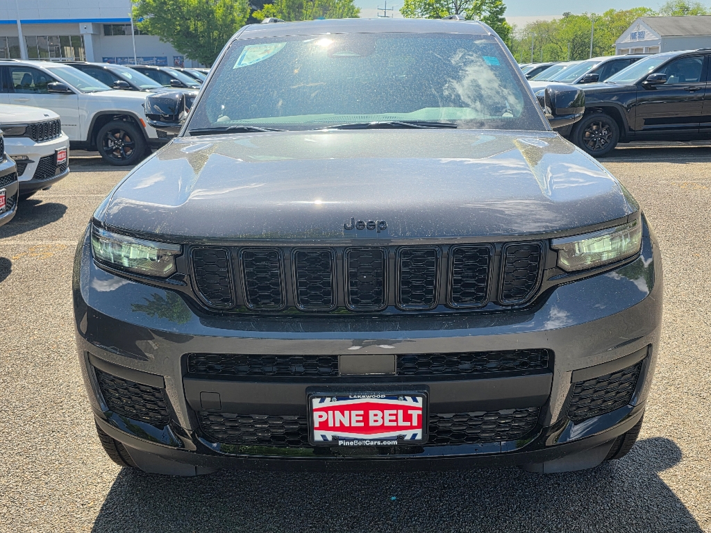 2025 Jeep Grand Cherokee Laredo Altitude photo 5