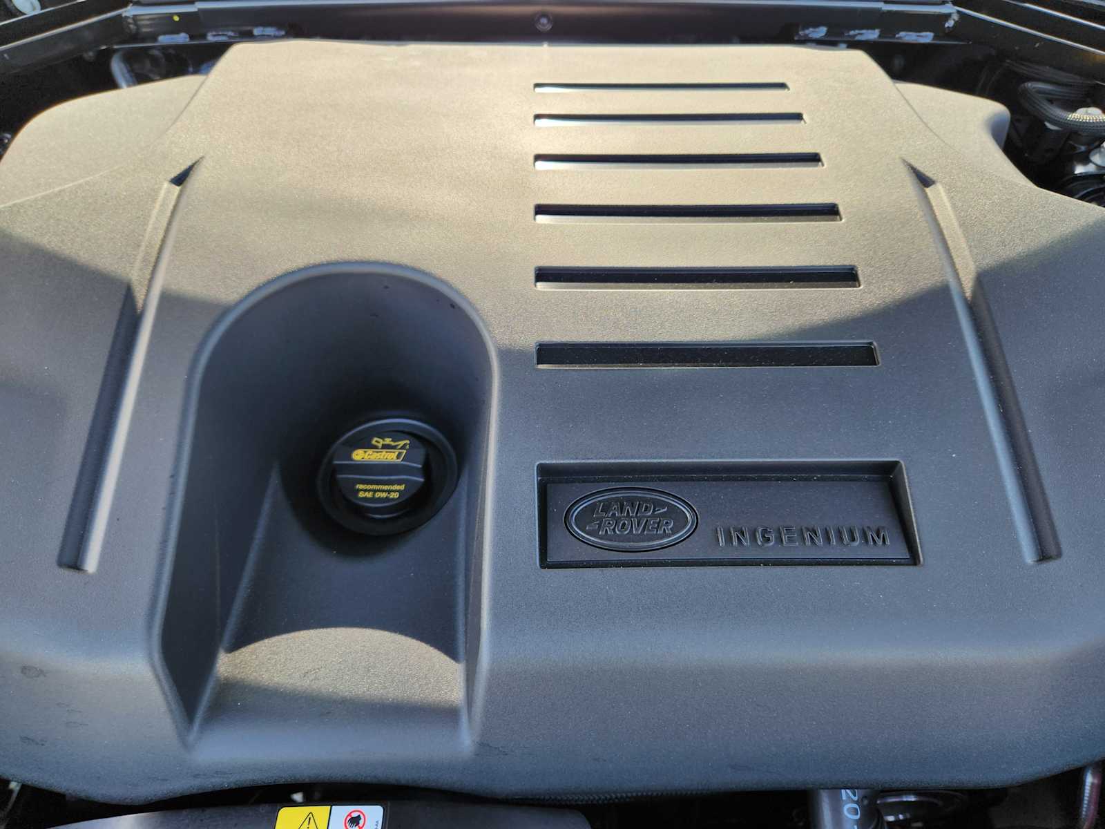 2025 Land Rover Defender 130 X-Dynamic SE photo 31