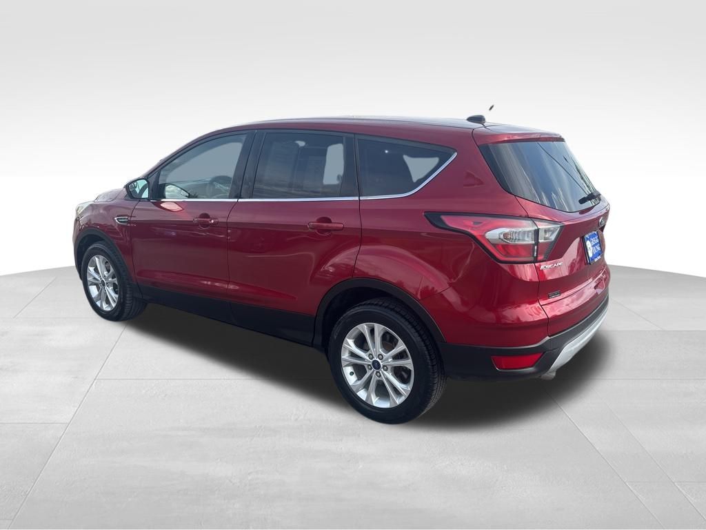 2017 Ford Escape SE Sport photo 3