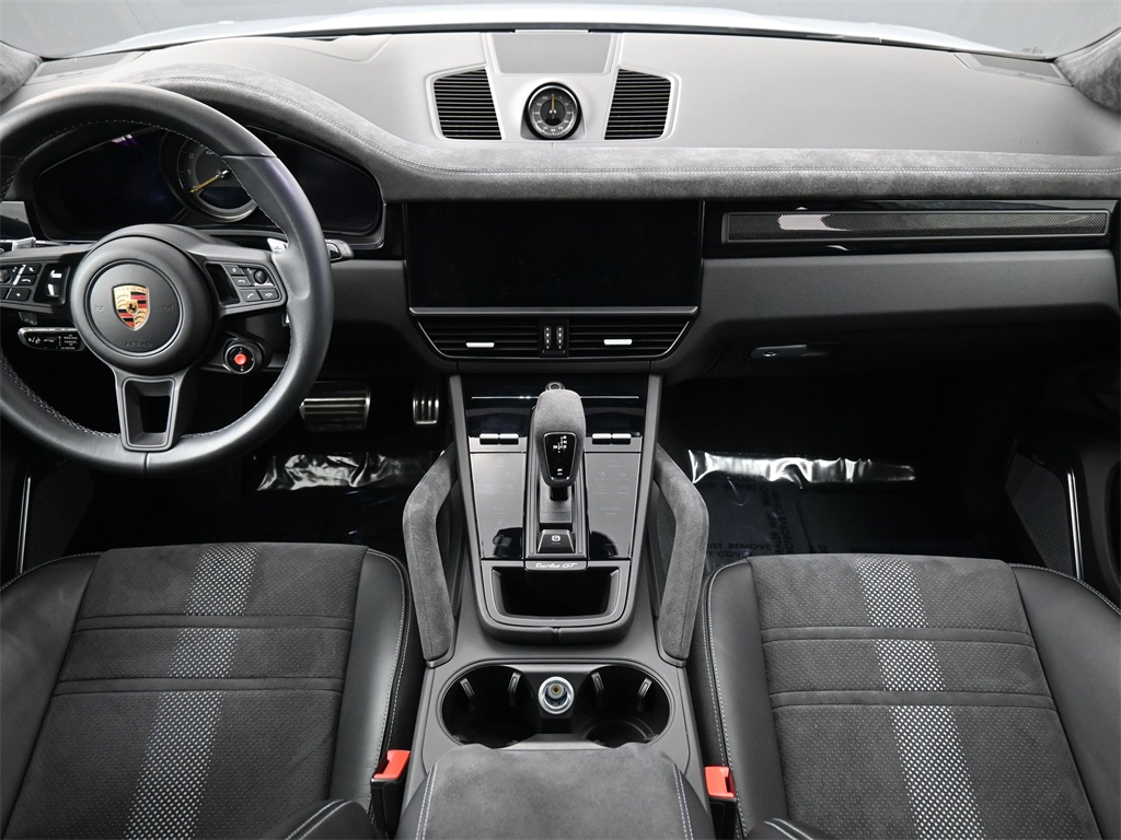2023 Porsche Cayenne Coupe Turbo GT photo 4