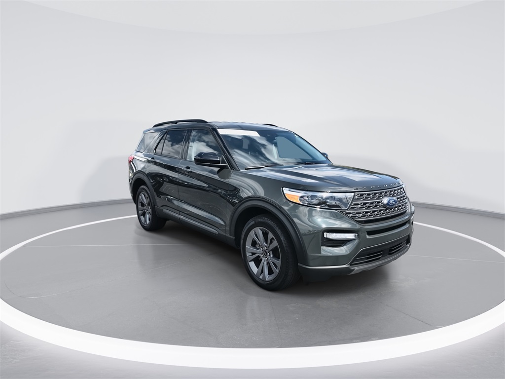 2023 Ford Explorer XLT photo 2