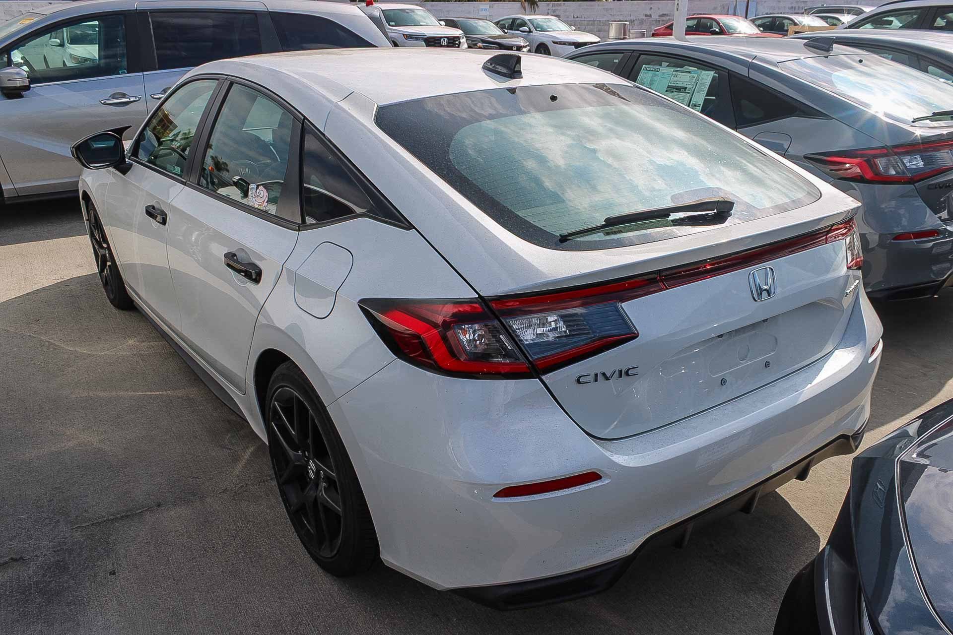 2023 Honda Civic Hatchback Sport photo 2